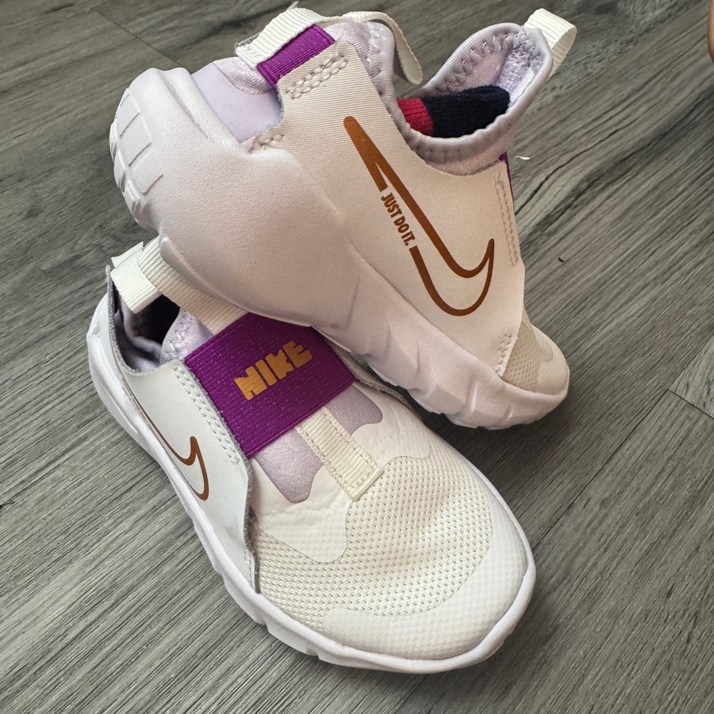 👟 Nike Flex Runner 2 Kids Sneakers – Size 10.5C